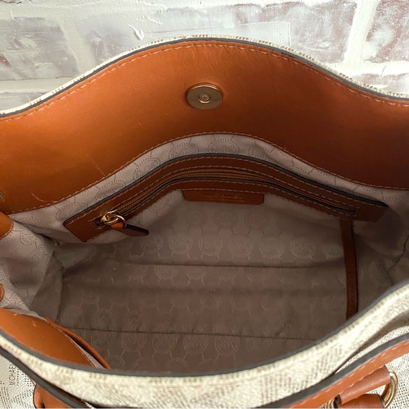 Michael Kors • Lock & Key • Hamilton Medium Leather Logo Satchel • Vanilla - Picture 9 of 14